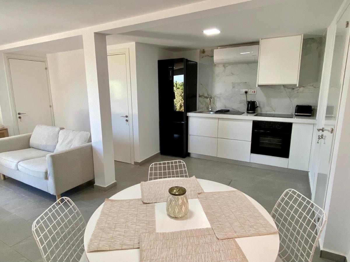 Ammos Luxury Suits And Residences Peyia Ngoại thất bức ảnh