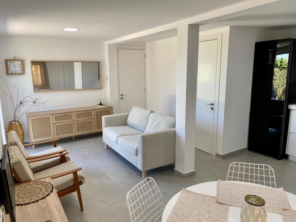 Ammos Luxury Suits And Residences Peyia Ngoại thất bức ảnh