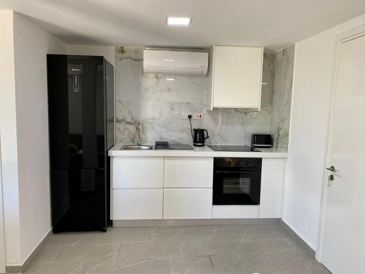 Ammos Luxury Suits And Residences Peyia Ngoại thất bức ảnh